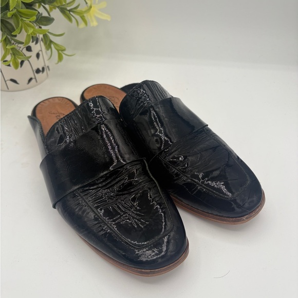 Free People Black Patent Leather Slip on Mules Size 38 - Picture 1 of 5